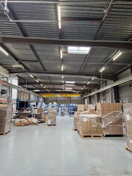 Office in SAINT-OUEN-L'AUMONE for lease - Interior Photo - Image 1 of 11