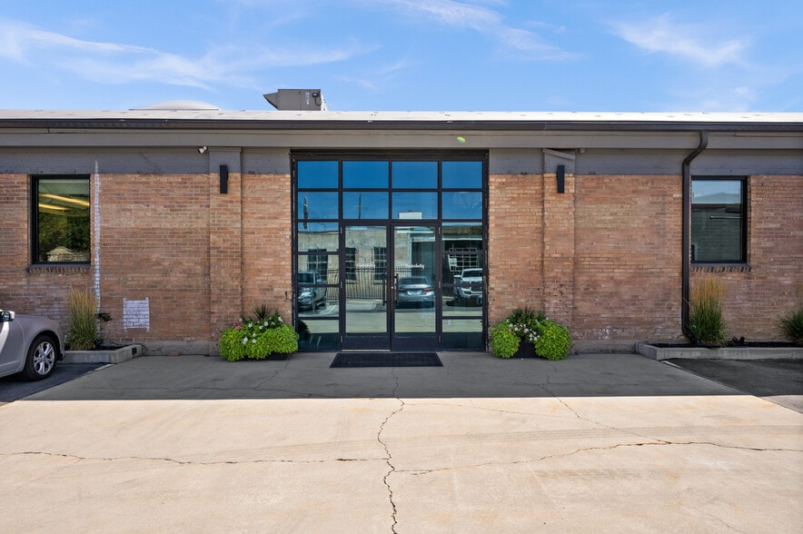 343 W 400 S, Salt Lake City, UT for lease - Building Photo - Image 1 of 16