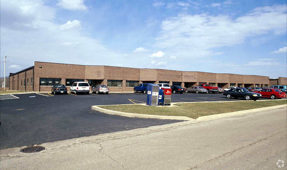 201-245 Oswald Ave, Batavia, IL for sale - Building Photo - Image 2 of 11