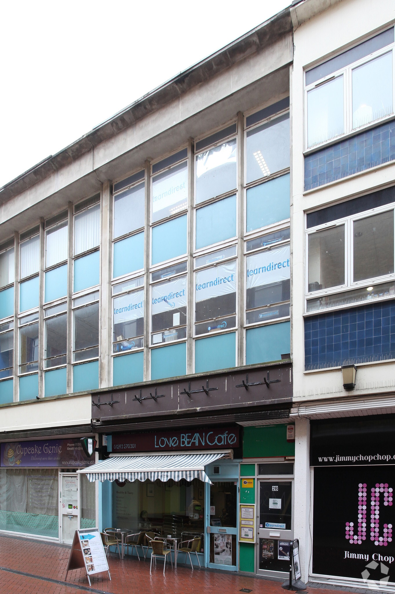 2 The Pavement, Crawley for sale Primary Photo- Image 1 of 1