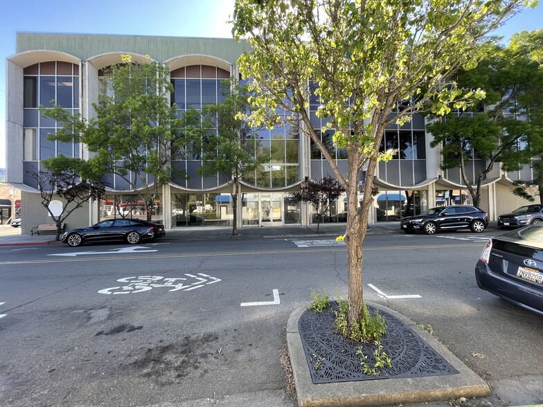 305 San Anselmo Ave, San Anselmo, CA for lease - Building Photo - Image 3 of 25