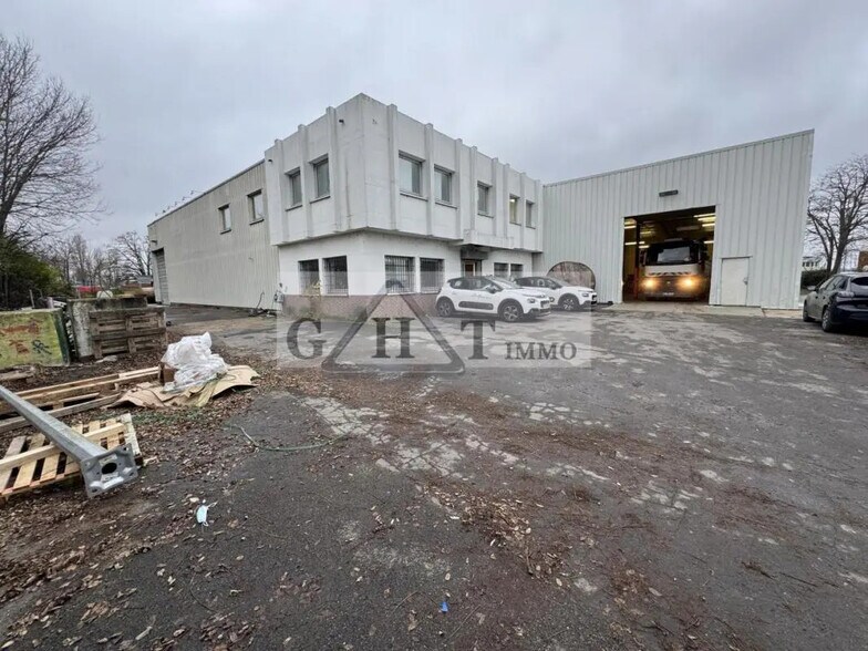 Industrial in Valenton for lease - Building Photo - Image 1 of 4