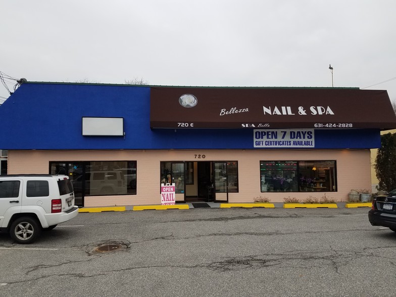 720 E Jericho Tpke, Huntington Station, NY for sale - Primary Photo - Image 1 of 1