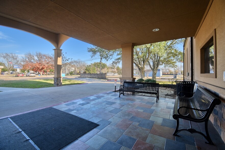 501 E Washington Ave, Navasota, TX for sale - Building Photo - Image 2 of 22