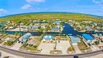 Golden Palms Waterfront Resort - Airbnb Property