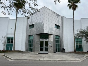 5701 E Hillsborough Ave, Tampa, FL for lease Building Photo- Image 1 of 10