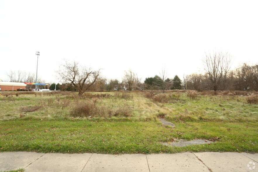 S Belsay Rd, Burton, MI for sale - Primary Photo - Image 1 of 1