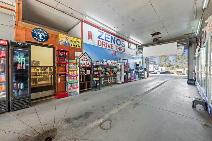 2024 Locust St, Canal Fulton, OH for sale - Building Photo - Image 3 of 13