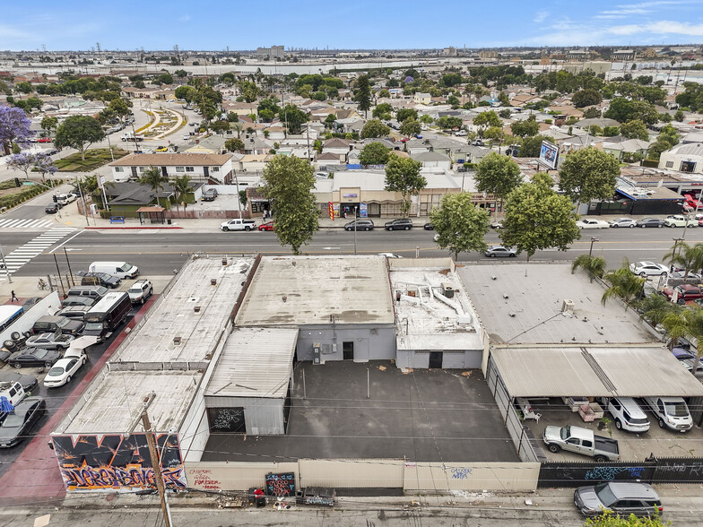 JUST REDUCED $250K!  Olympic Portfolio portfolio of 2 properties for sale on LoopNet.com - Building Photo - Image 3 of 36