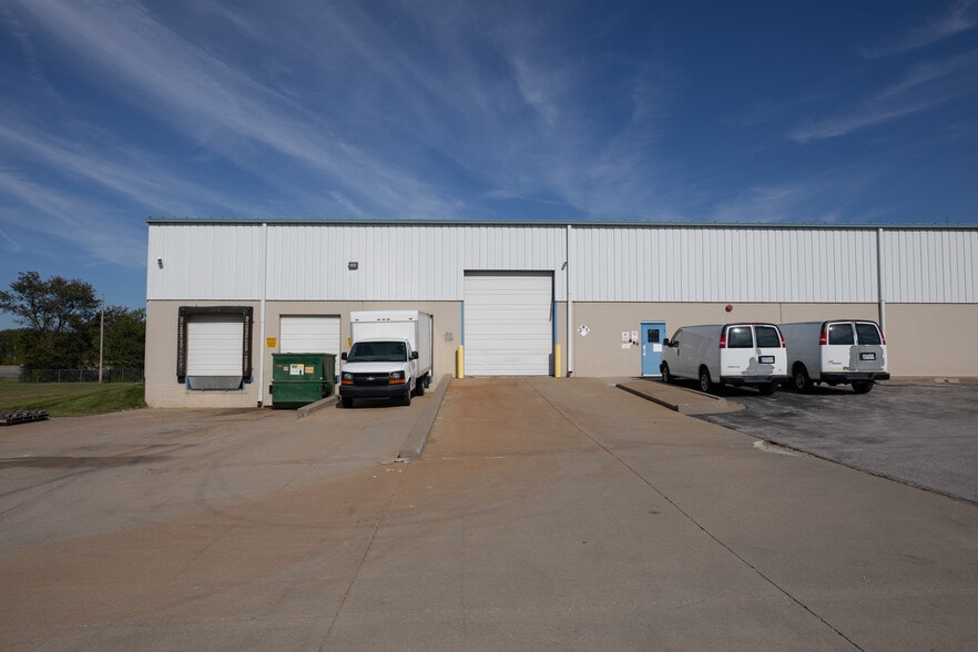 417 S 42nd St, Kansas City, KS for sale - Building Photo - Image 3 of 14