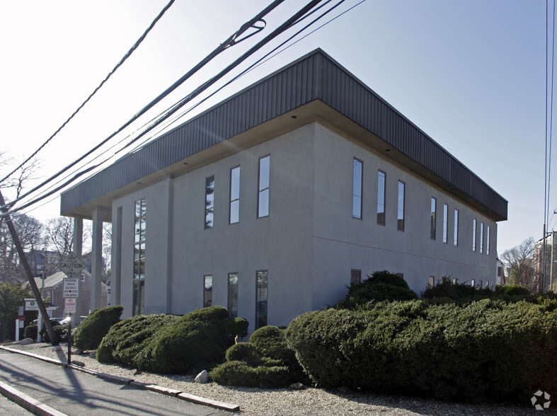 5 Hillandale Ave, Stamford, CT for lease - Building Photo - Image 1 of 5