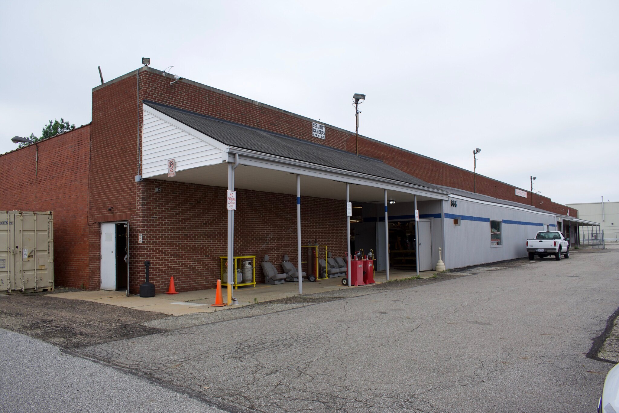 866-898 W Wilbeth Rd, Akron, OH for sale Building Photo- Image 1 of 1