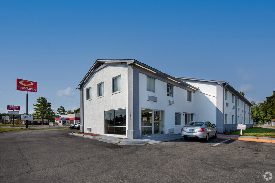 1220 E Main St, Havelock, NC for sale - Building Photo - Image 1 of 1