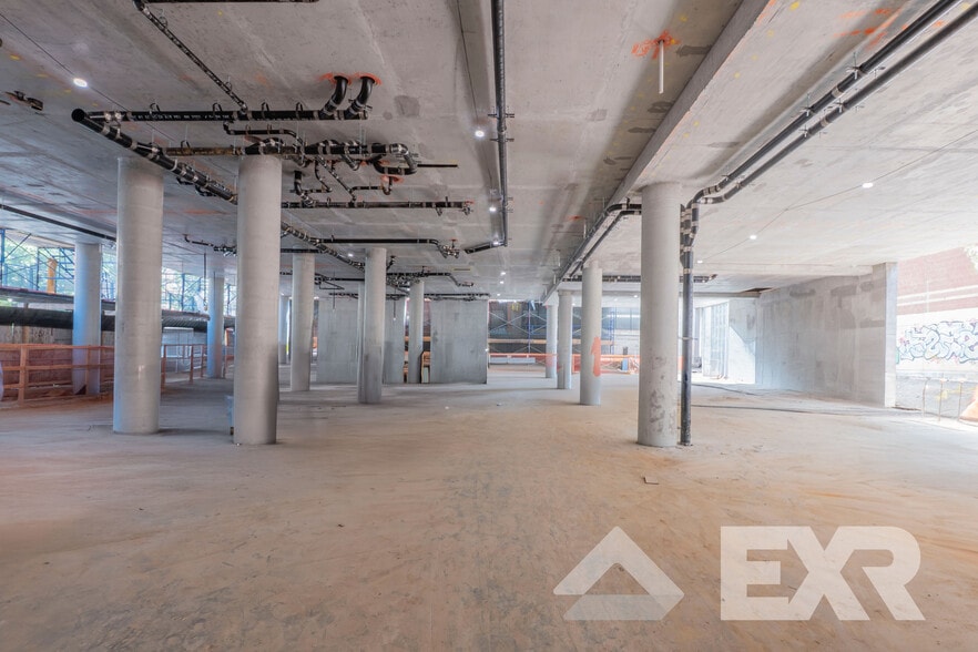 11-14 35th Ave, Long Island City, NY for lease - Interior Photo - Image 2 of 8