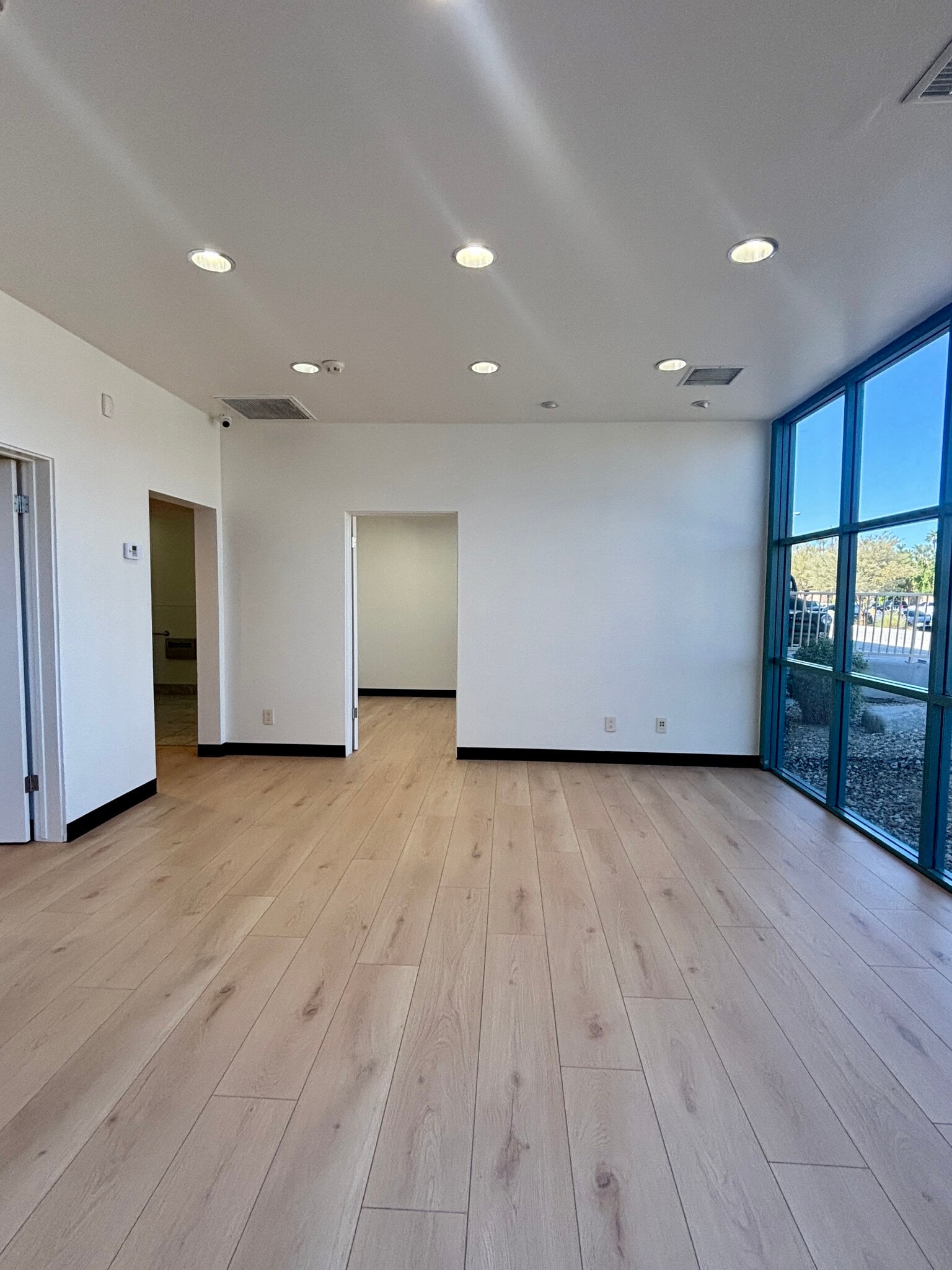 77-899 Wolf Rd, Palm Desert, CA for lease Interior Photo- Image 1 of 10