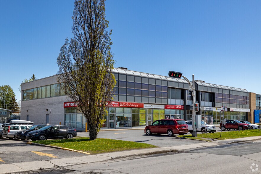 2122-2134 Av Victoria, Longueuil, QC for lease - Primary Photo - Image 1 of 9