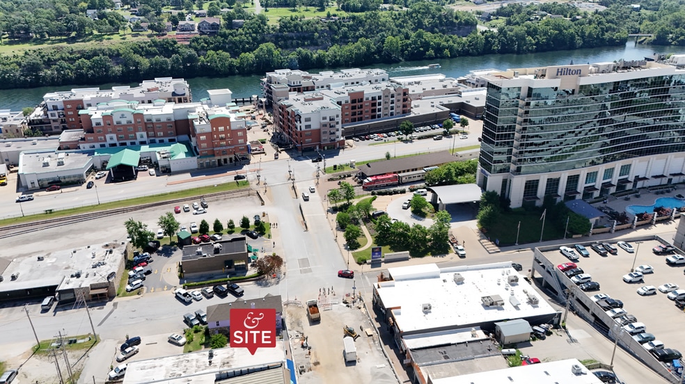 117-119 E Main St, Branson, MO for lease - Building Photo - Image 3 of 8