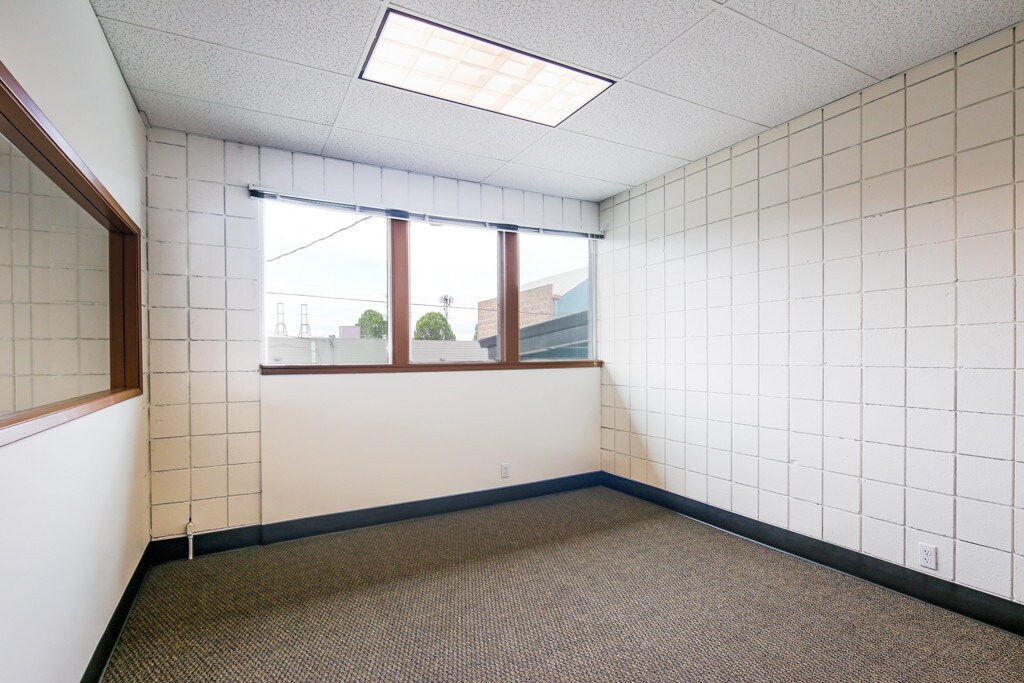 3200 Occidental Ave S, Seattle, WA for lease Interior Photo- Image 1 of 3