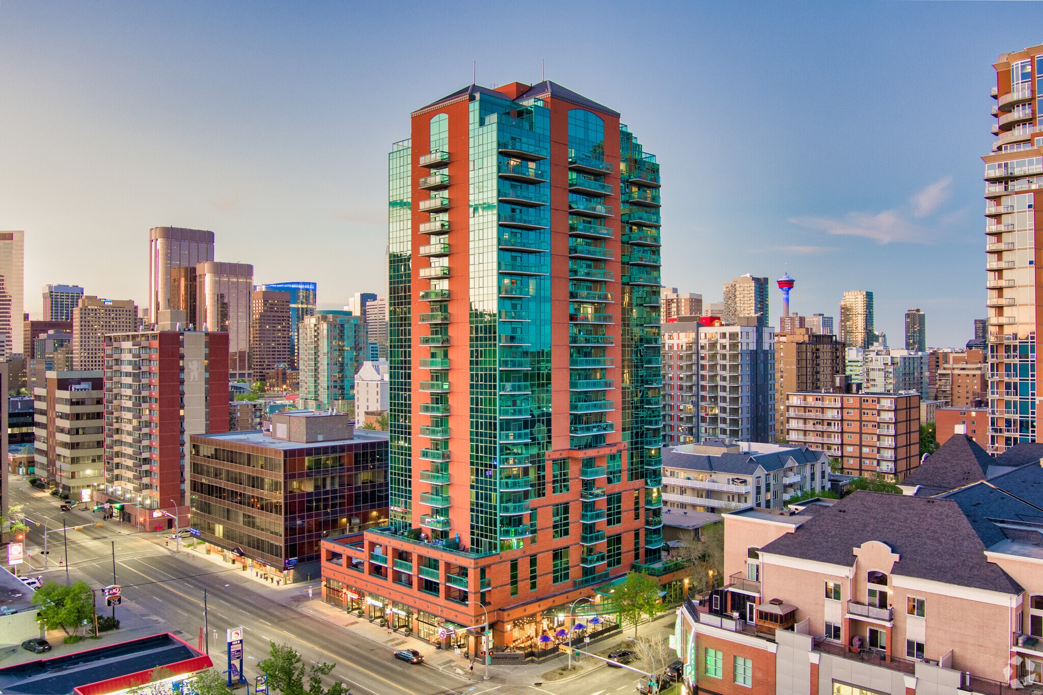 1436 8th St SW, Calgary, AB for sale Primary Photo- Image 1 of 1