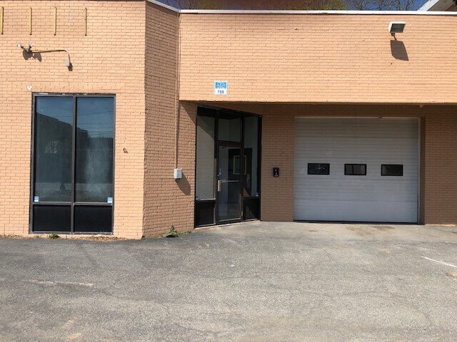 799-801 Main St, Poughkeepsie, NY for sale - Primary Photo - Image 1 of 1