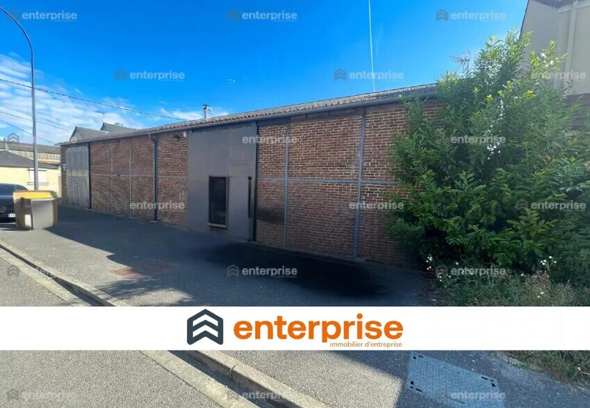 Flex in Saint-Quentin for lease - Building Photo - Image 1 of 4