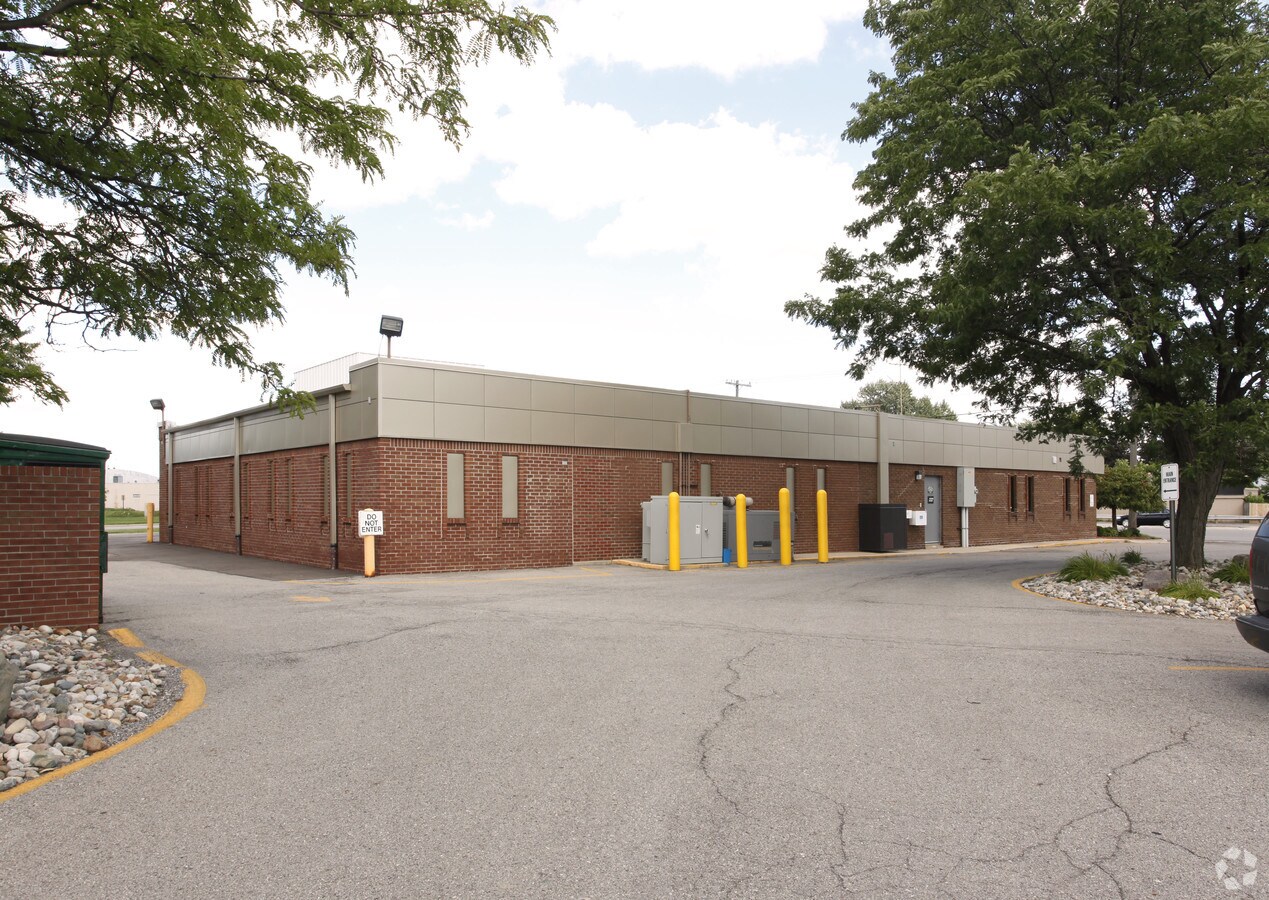 14050 Dix Toledo Rd, Southgate, MI 48195