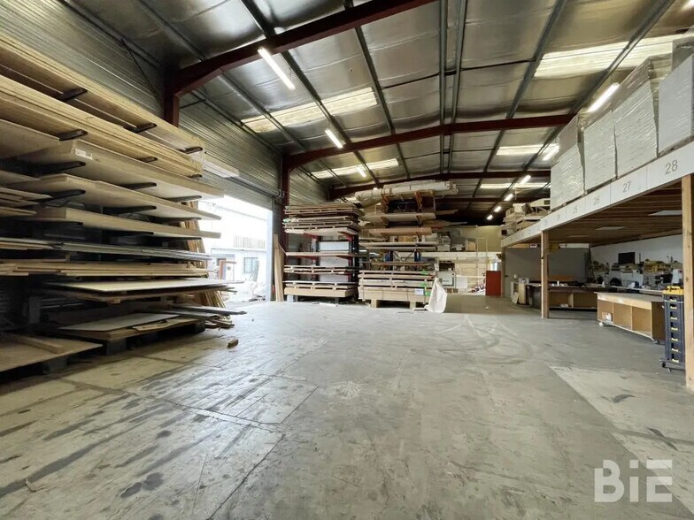 Office in Bègles for lease - Interior Photo - Image 3 of 5