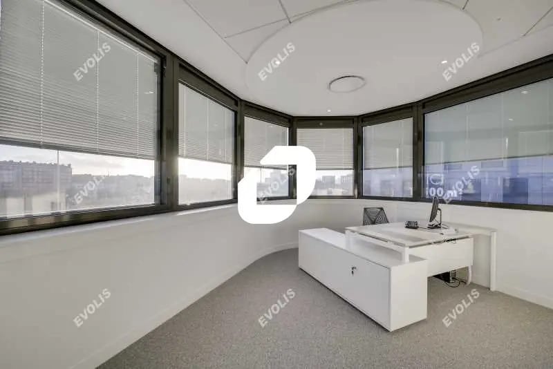 Office in Paris for lease - Interior Photo - Image 3 of 14