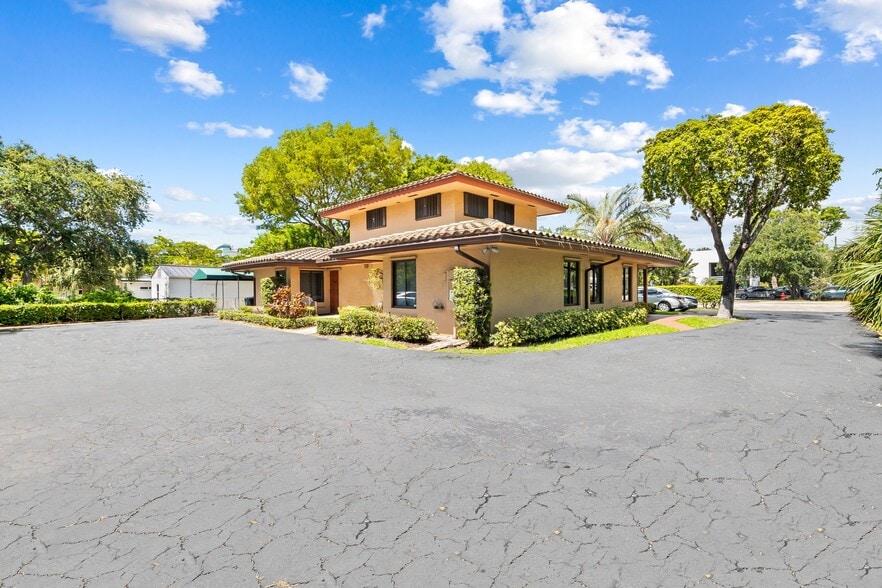 1322 SE 3rd Ave, Fort Lauderdale, FL for sale - Building Photo - Image 2 of 14