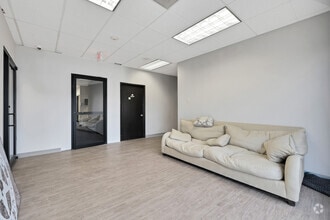 2748-2758 Bingle Rd, Houston, TX for lease Interior Photo- Image 1 of 13