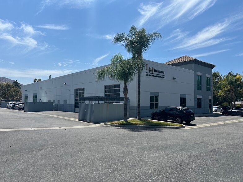 10557 Juniper Ave, Fontana, CA for sale - Building Photo - Image 2 of 5