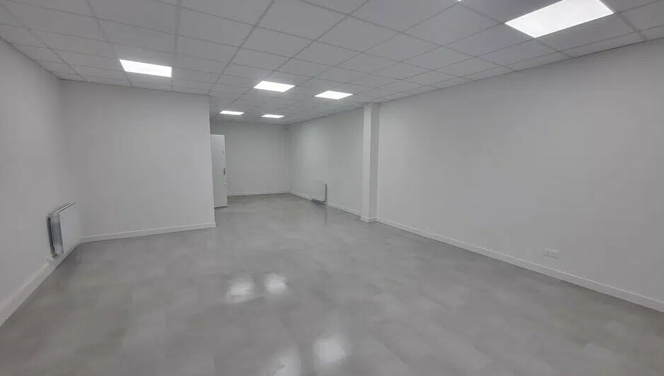 1 Route D'Ozoir, Roissy-en-Brie for lease Interior Photo- Image 1 of 6