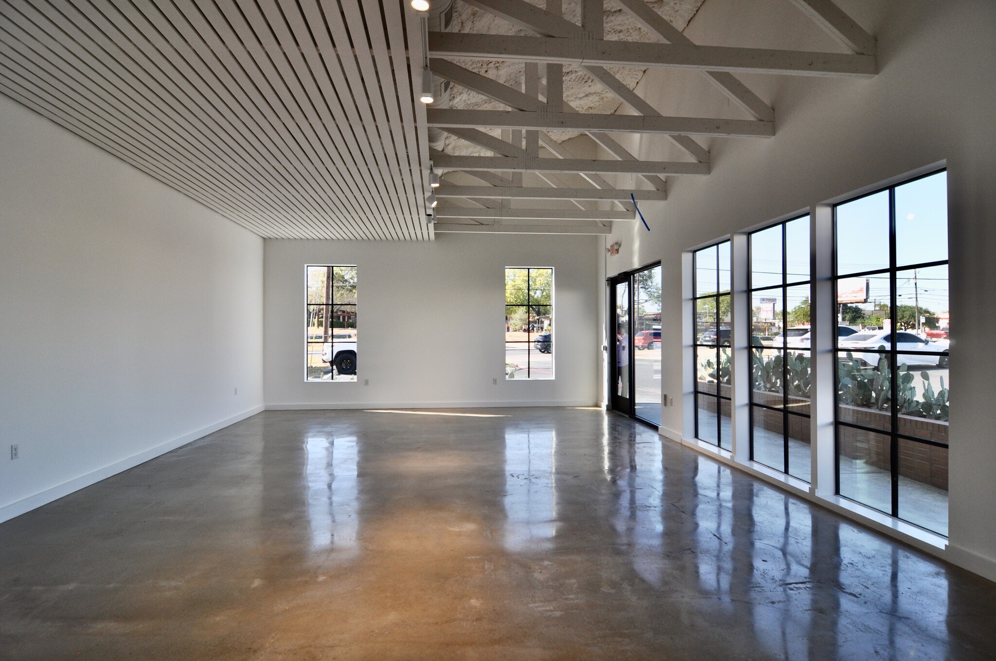 5609 S Congress Ave, Austin, TX for lease Interior Photo- Image 1 of 6