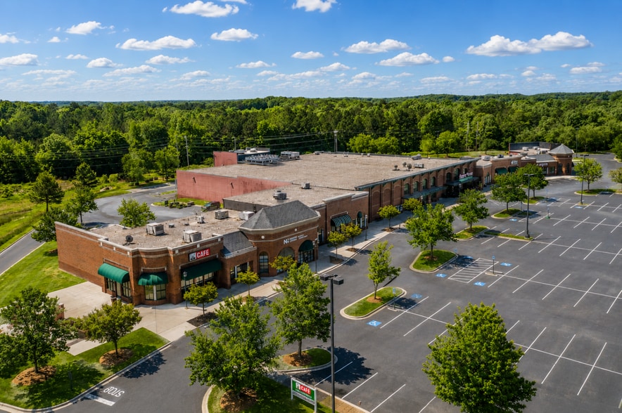 7800 Stevens Mill Rd, Matthews, NC for lease - Building Photo - Image 2 of 4
