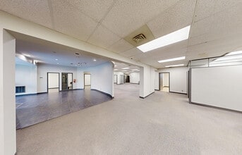114 Regent Av W, Winnipeg, MB for lease Interior Photo- Image 2 of 10