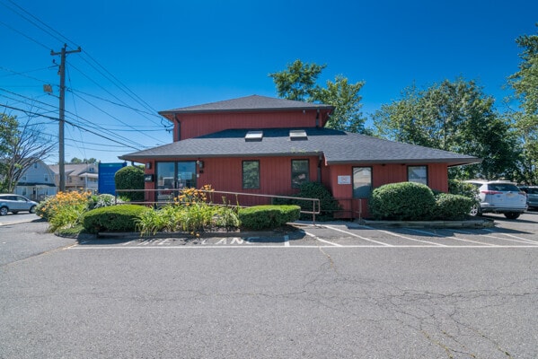860 Boston Rd, Springfield, MA for sale - Primary Photo - Image 1 of 42