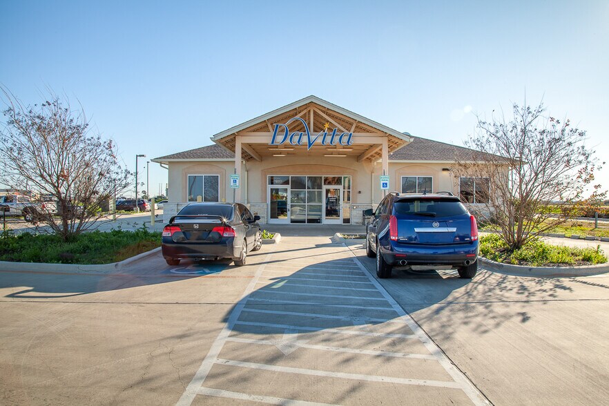 1806 S Colorado St, Lockhart, TX for sale - Building Photo - Image 1 of 1