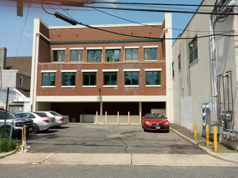 65 Monmouth St, Red Bank, NJ for lease - Building Photo - Image 2 of 11