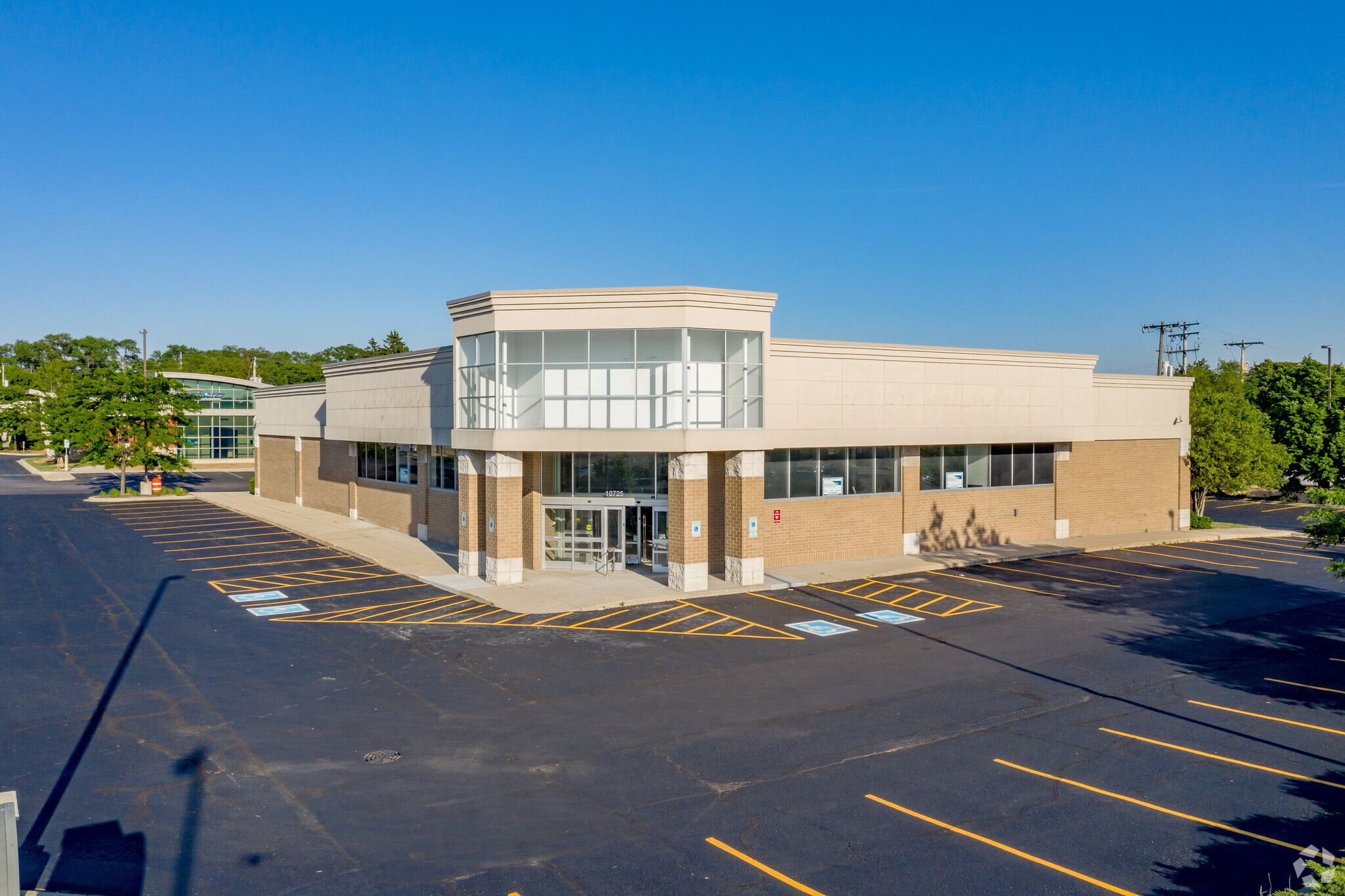 10725 W Greenfield Ave, West Allis, WI for sale Primary Photo- Image 1 of 1