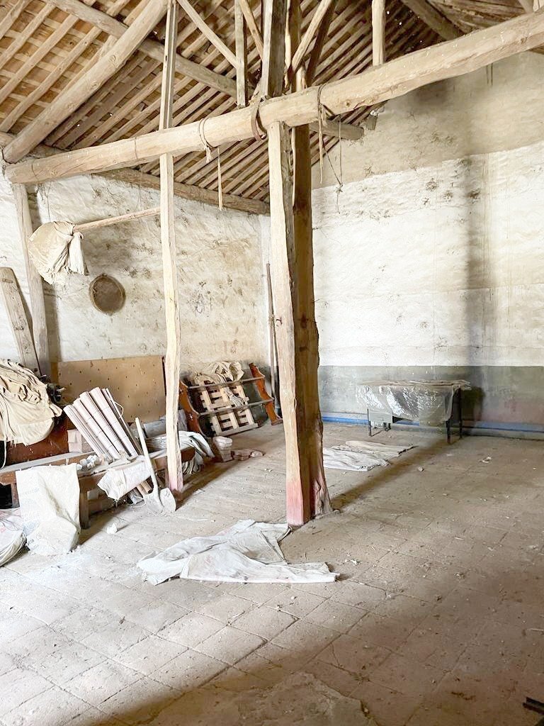 Retail in Palaciosrubios for sale Building Photo- Image 1 of 5