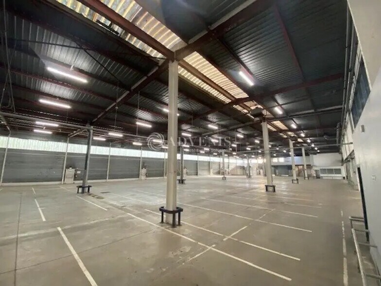 Industrial in Buc for lease - Interior Photo - Image 3 of 7