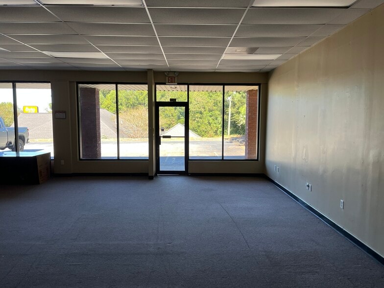 1062 Bear Creek Blvd, Hampton, GA for lease - Building Photo - Image 2 of 5