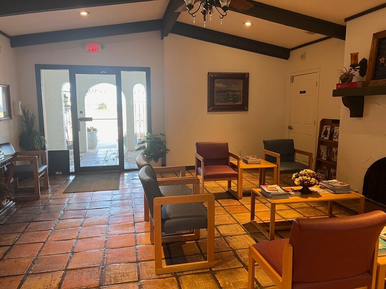 600 S Red River Expy, Burkburnett, TX for sale - Interior Photo - Image 2 of 20