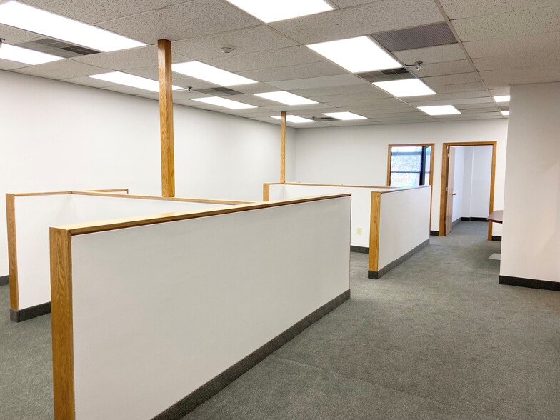 77 Main St, Andover, MA for lease - Interior Photo - Image 2 of 3