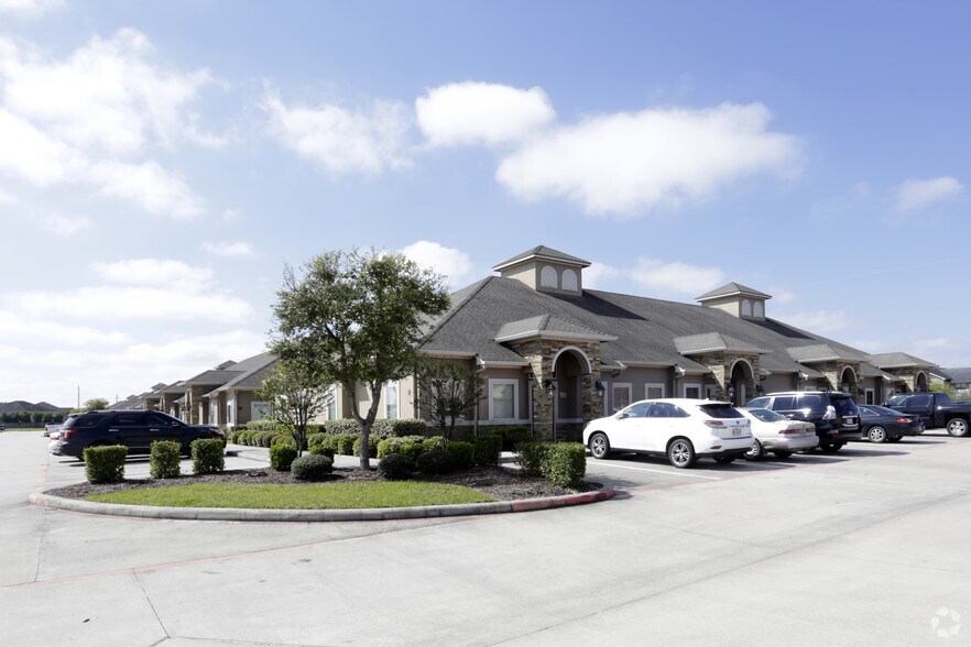 12234 Shadow Creek Pky, Pearland, TX for sale - Primary Photo - Image 1 of 1