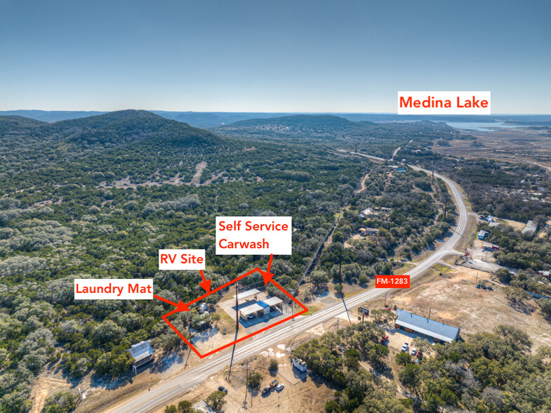 9621 FM 1283, Lakehills, TX for sale - Primary Photo - Image 1 of 17