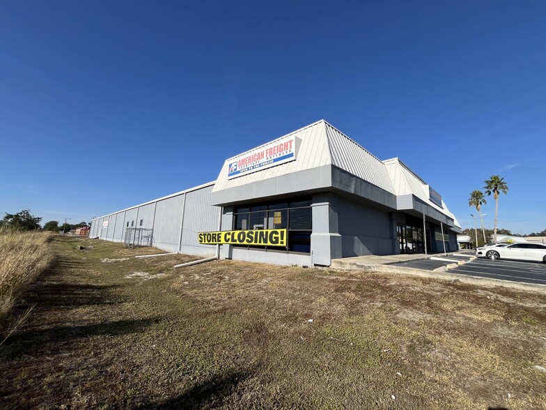 2210 Commerce Point Dr, Lakeland, FL for lease - Building Photo - Image 3 of 7