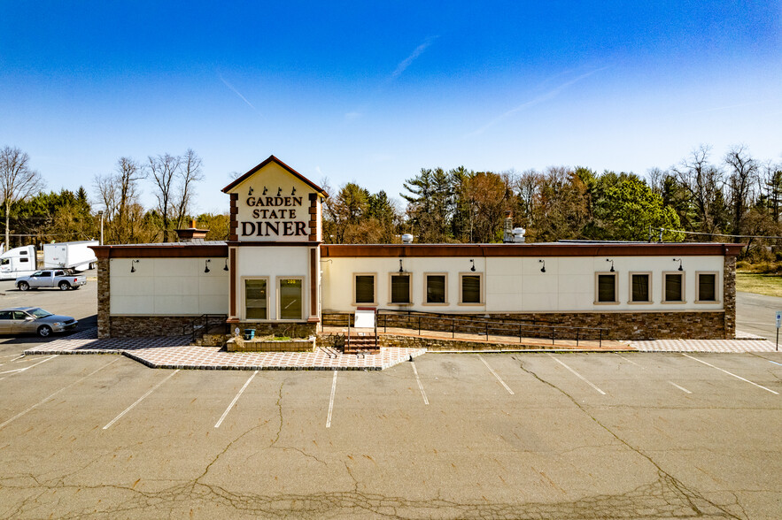 208 Georgetown Wrightstown Rd, Wrightstown, NJ for sale - Building Photo - Image 1 of 1