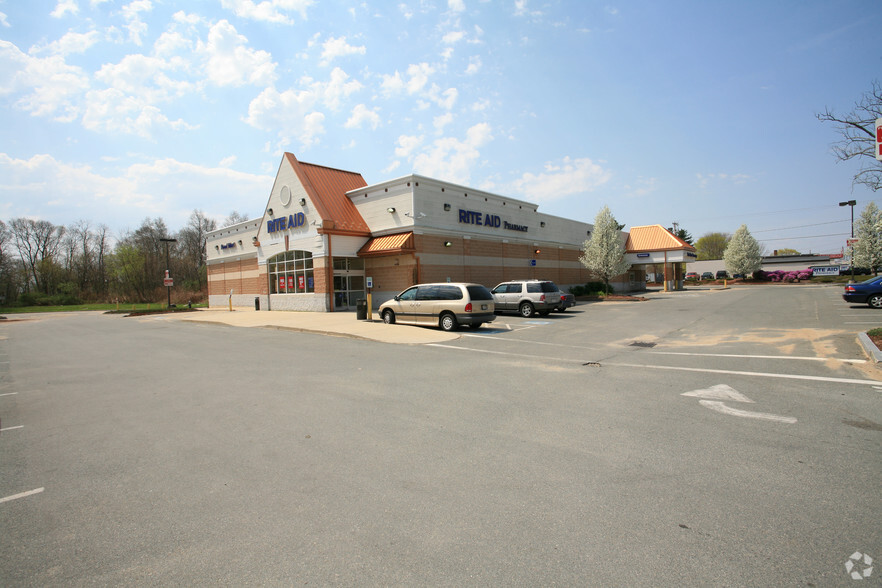 725 Centre St, Brockton, MA for sale - Building Photo - Image 1 of 1