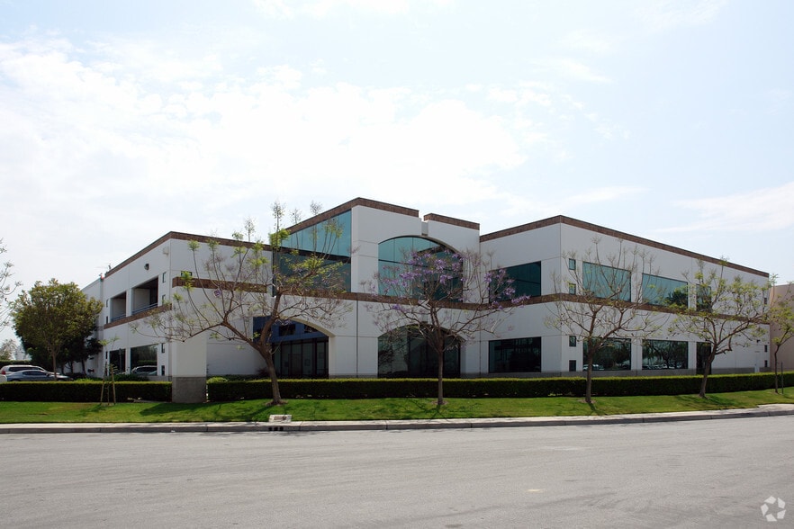 12636 Clark St, Santa Fe Springs, CA for sale - Primary Photo - Image 2 of 3